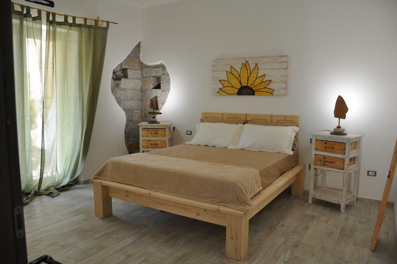 B&B Les Chambres Rooms & Suite Santa Teresa Gallura Exterior foto