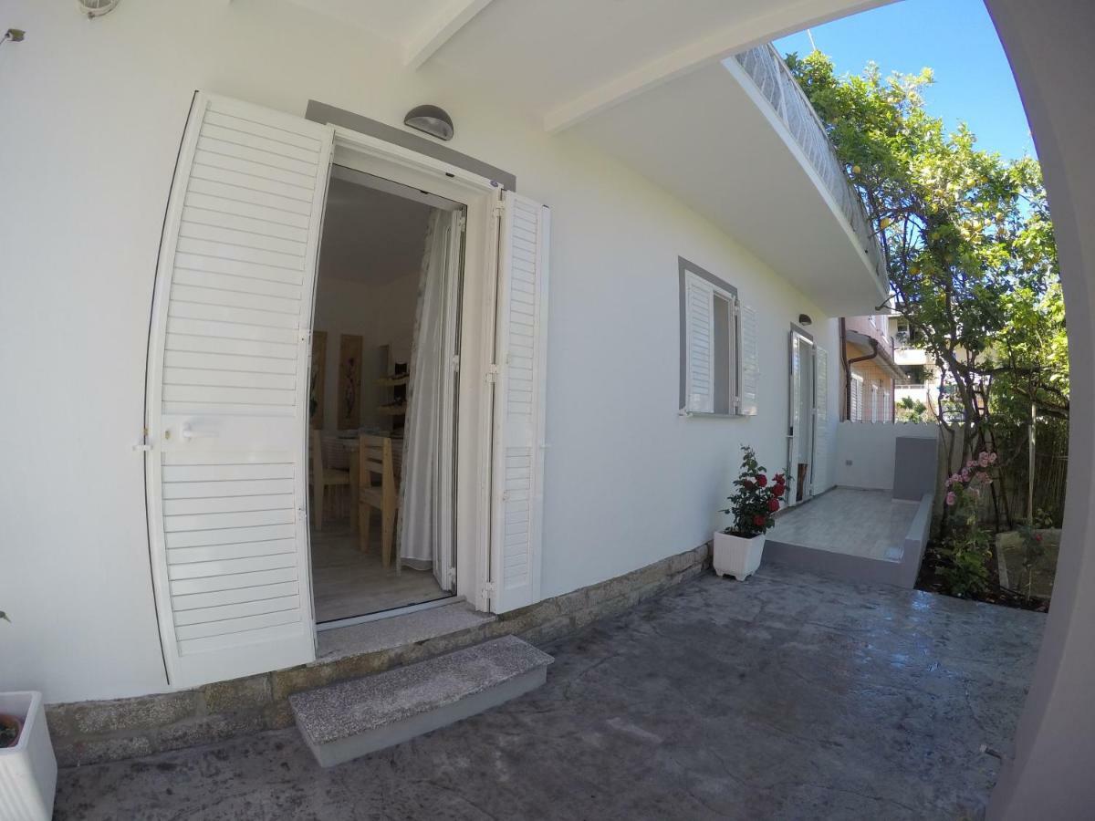 B&B Les Chambres Rooms & Suite Santa Teresa Gallura Exterior foto