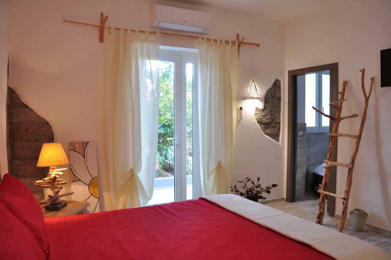 B&B Les Chambres Rooms & Suite Santa Teresa Gallura Exterior foto